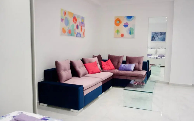 Sweet And Central Lair In Athens