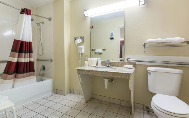 Red Roof Inn Conroe North - Willis