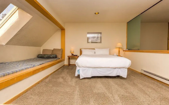 Pines #2059 - 2 Br Condo