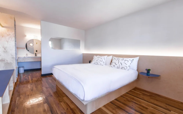 The Iris Motel