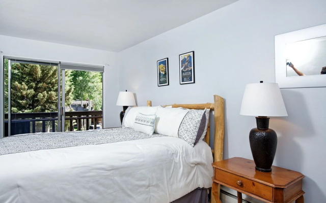 Timber Ridge Unit 2e 1 Bedroom Condo by RedAwning