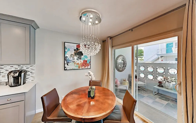 4916n73r 2 Bedroom Townhouse