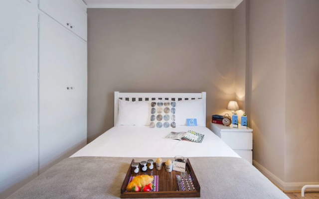 Bright Elm Park Gardens Apartment - DST