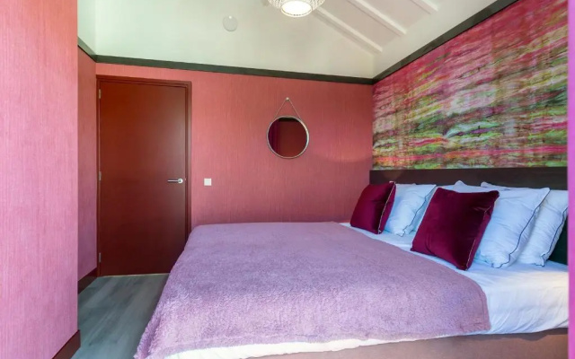 DRL45 Luxury apartment in the heart of Domburg