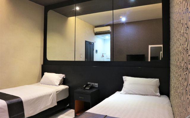 Candi Hotel