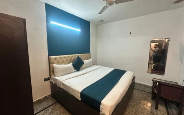 Fabhotel Wamson