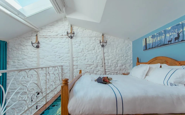 Floral Holiday Guesthouse
