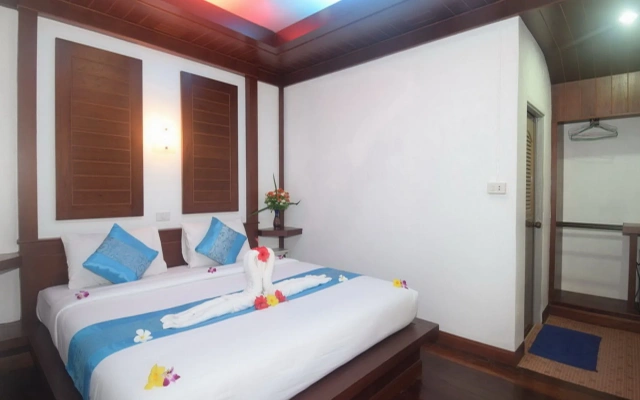 Lanta Long Beach Hostel