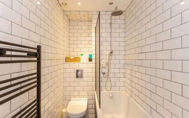 Spacious 1 Bedroom Apartment in Brighton Beside the Sea