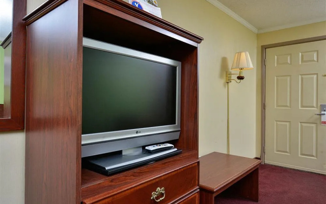 Days Inn by Wyndham Camden AR