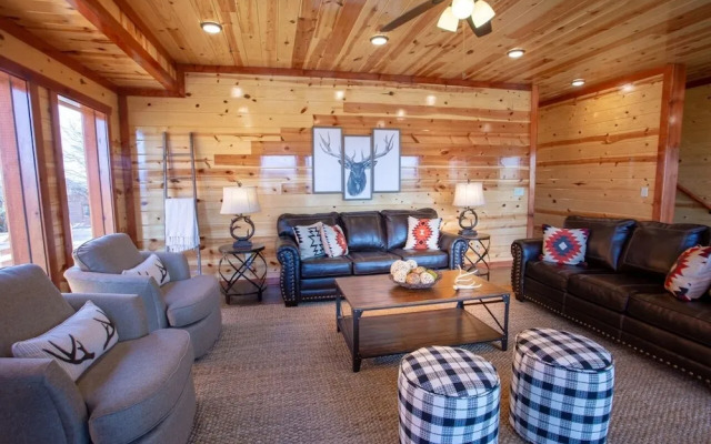 .lookout Lodge 6 Bedroom Cabin