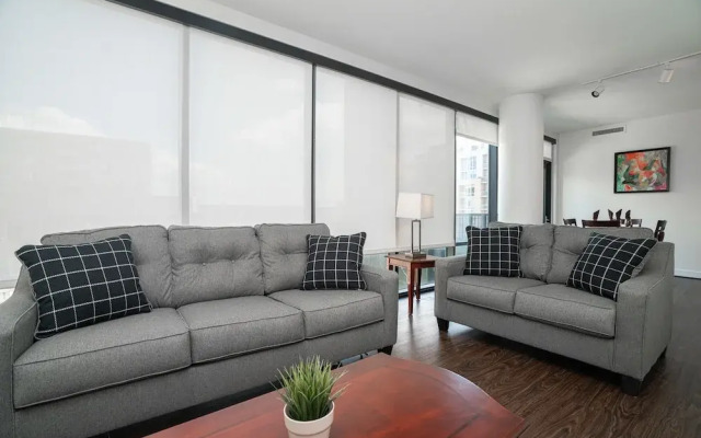 SoBe Belmont St Apartments