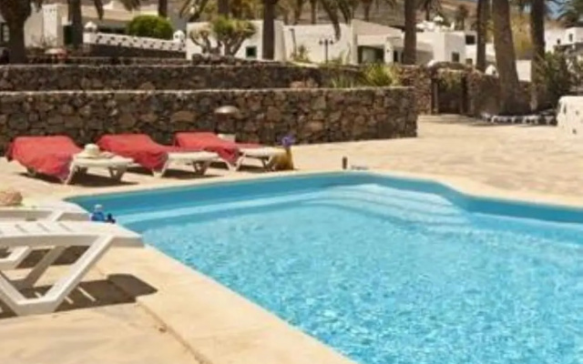 House - 2 Bedrooms with Pool - 102931