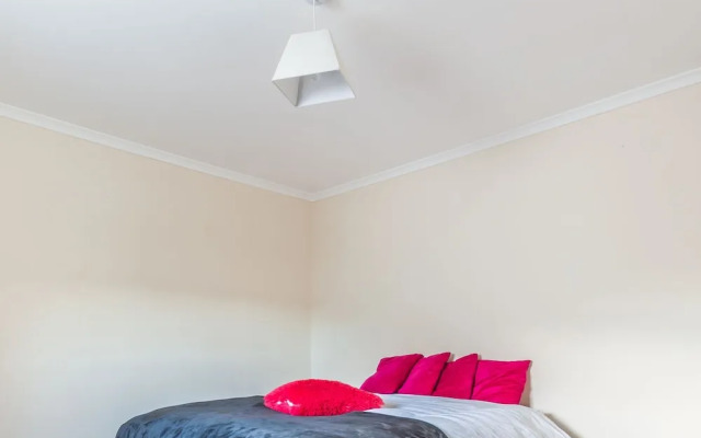 Lively Holiday Home in Norwich Near Wensum River