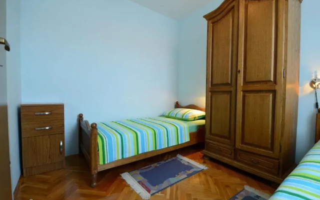 Apartment With Scenic View