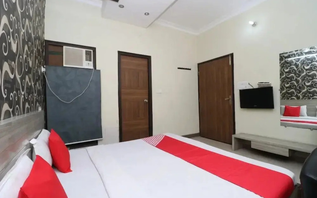 R K Guest House By OYO Rooms