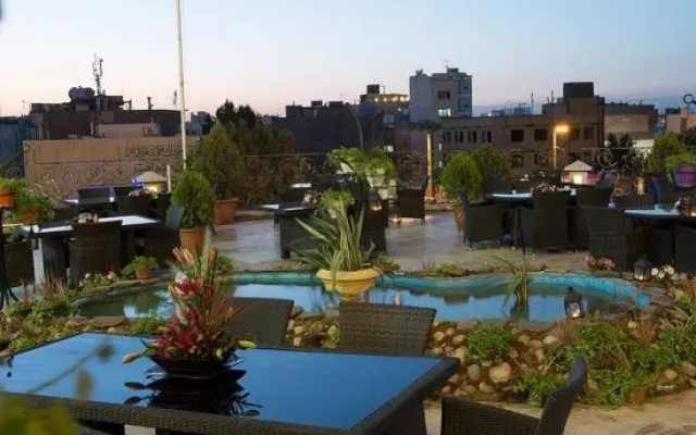 Qasr International