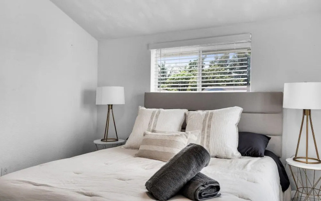 Design District Luxe 3BD Home