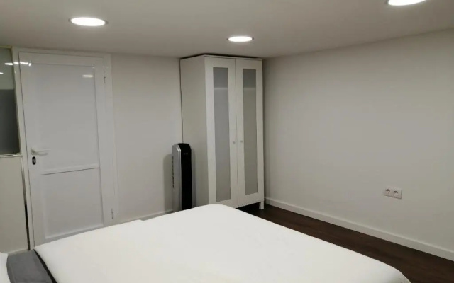 BIOMA Modern & Minimalist Apartment
