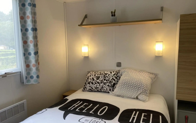 Neat Chalet With Microwave, Near Antwerp