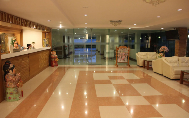 Thatphanom River View Hotel