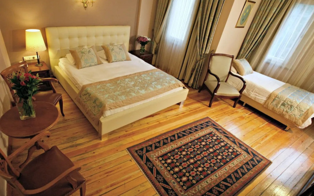 Seven Hills Boutique Hotel