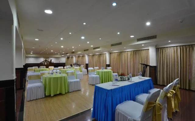 SRM Hotel Maraimalai Nagar