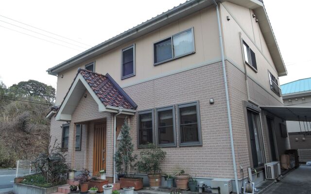 Beppu Yukemuri-no-oka Youth Hostel Беппу вид на фасад