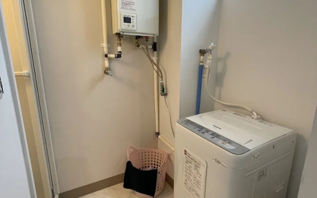 Zenibako House 1F