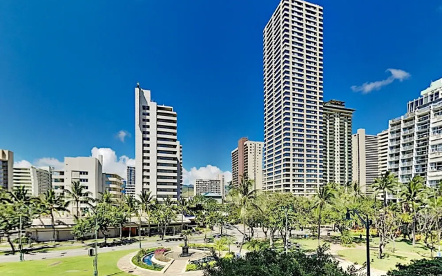 Luana 118 Condo by Redawning