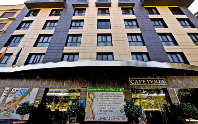 Senator Granada Spa Hotel вид на фасад
