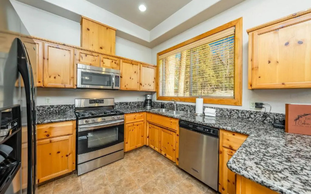 Sierra Pines Villa