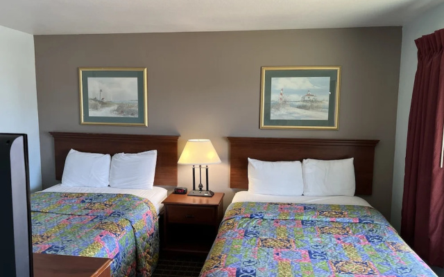 Crows Nest Inn Tawas