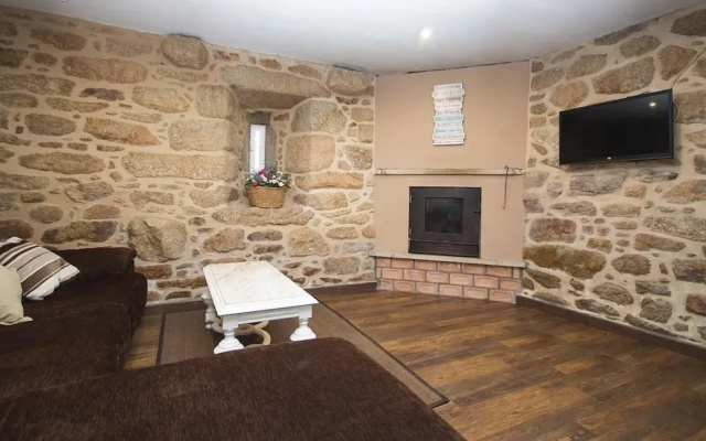 House - 3 Bedrooms with WiFi - 107749