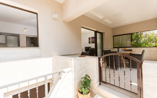 House Ruzmarin