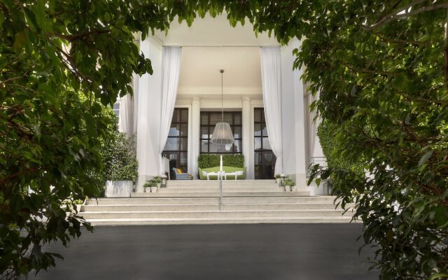 Отель Delano South Beach вид на фасад