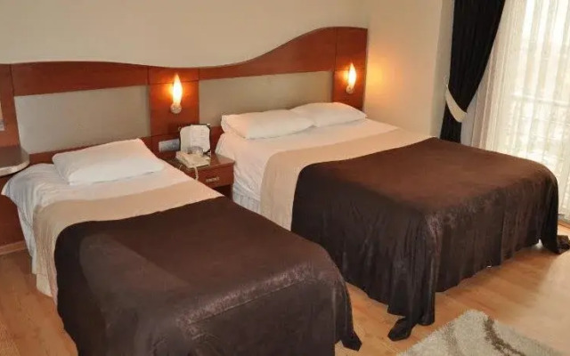 Martin City Hotel
