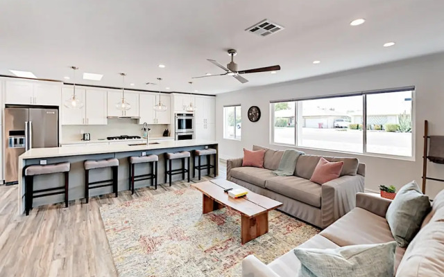 Mid Century Modern Home 3 Bedrooms 2 Bathrooms Home