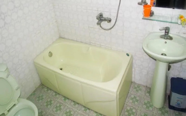 Huong Tra Hotel