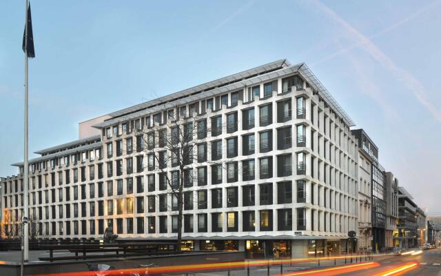 Отель Courtyard by Marriott Brussels EU вид на фасад