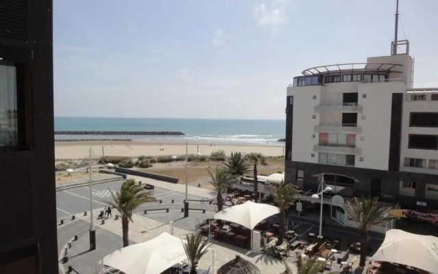 Languedoc Immobilier Appartement Vue Mer Plage Piscine Rochelongue - St152