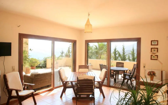 Sunny House For All Seasons