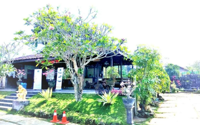 Azana Green Resort Pracimantoro