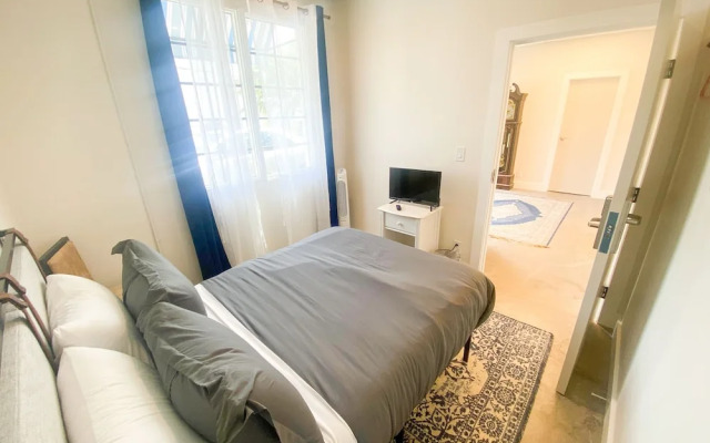 ITH Santa Barbara Surf Hostel
