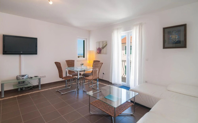 Stunning Apartment in Postira With Wifi and 2 Bedrooms