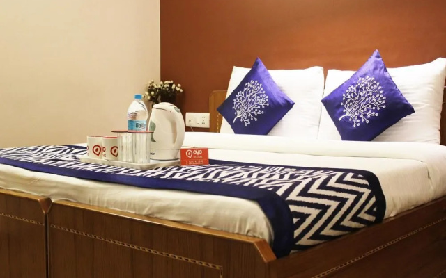 OYO 448 Hotel Pals Inn