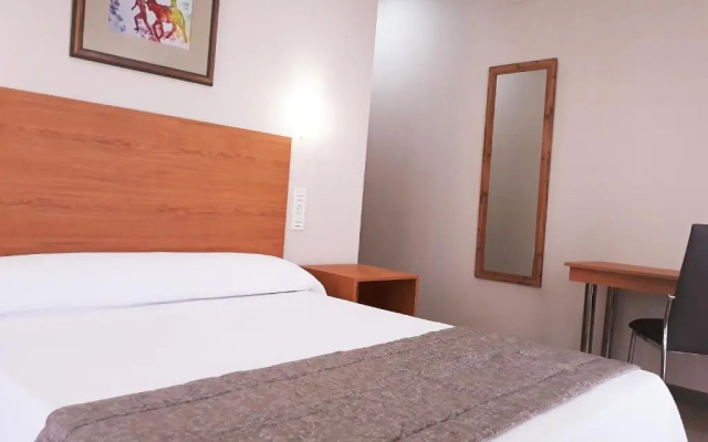Hostal Montemayor