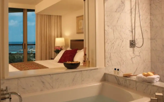 Jet Luxury @ The Trump Waikiki