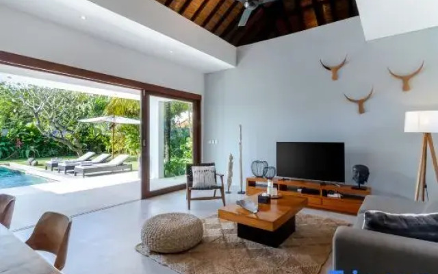 Villa Leaf Sanur by BaliSuperHost