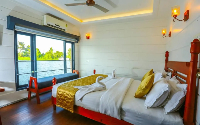 Private Houseboats